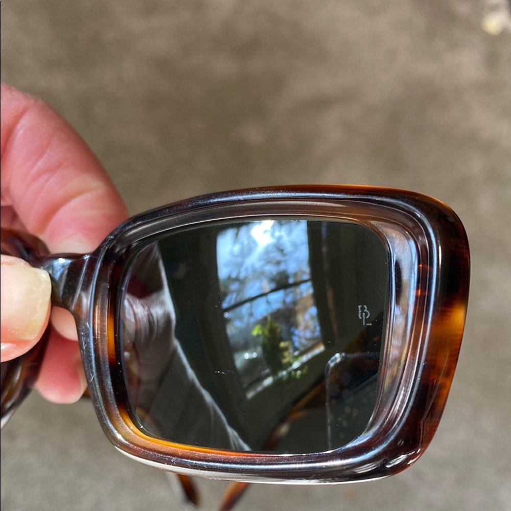 Ray-Ban vintage Tortoise Sunglasses - Picture 10 of 10